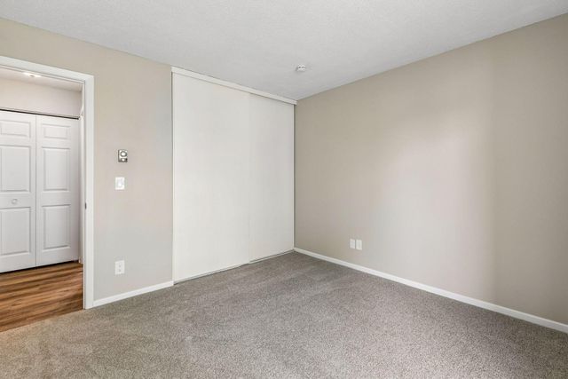 7600 157th Street W 205, Apple Valley, MN 55124