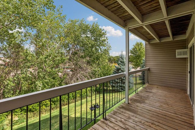 7600 157th Street W 205, Apple Valley, MN 55124
