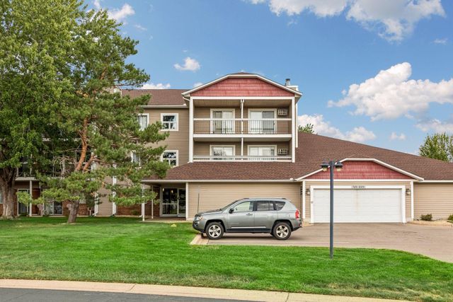 7600 157th Street W 205, Apple Valley, MN 55124