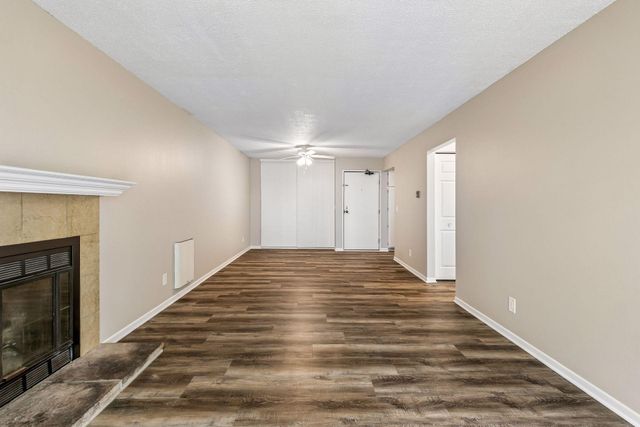 7600 157th Street W 205, Apple Valley, MN 55124