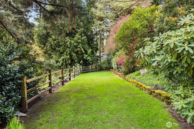 8440 W Mercer Way, Mercer Island, WA 98040