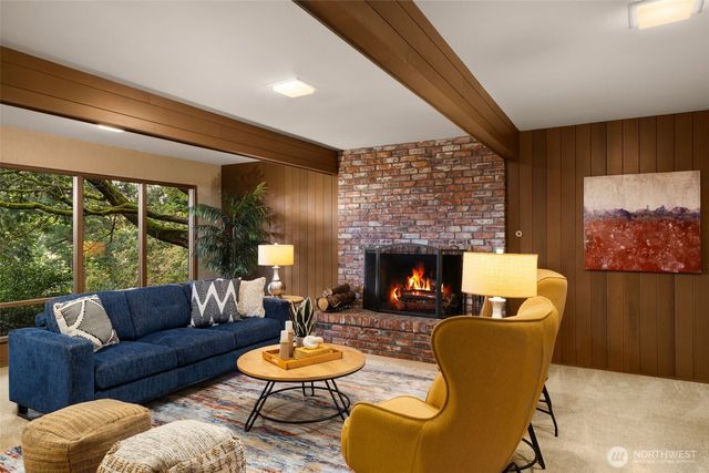 8440 W Mercer Way, Mercer Island, WA 98040