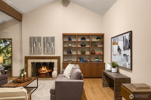8440 W Mercer Way, Mercer Island, WA 98040