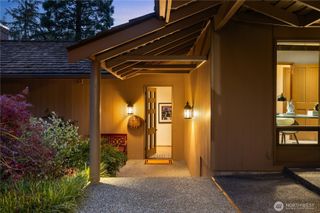 8440 W Mercer Way, Mercer Island, WA 98040