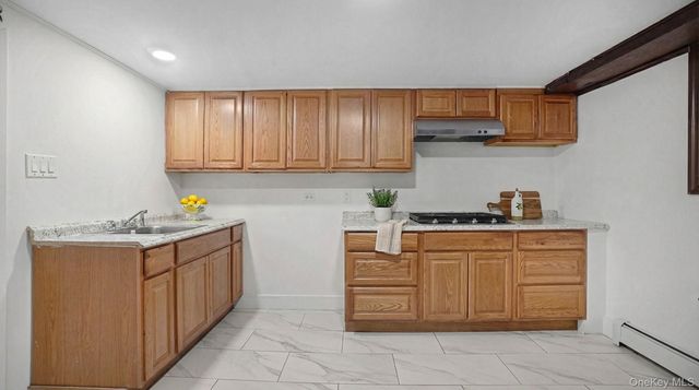 4 Roosevelt Street, Brentwood, NY 11717