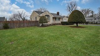 4 Roosevelt Street, Brentwood, NY 11717