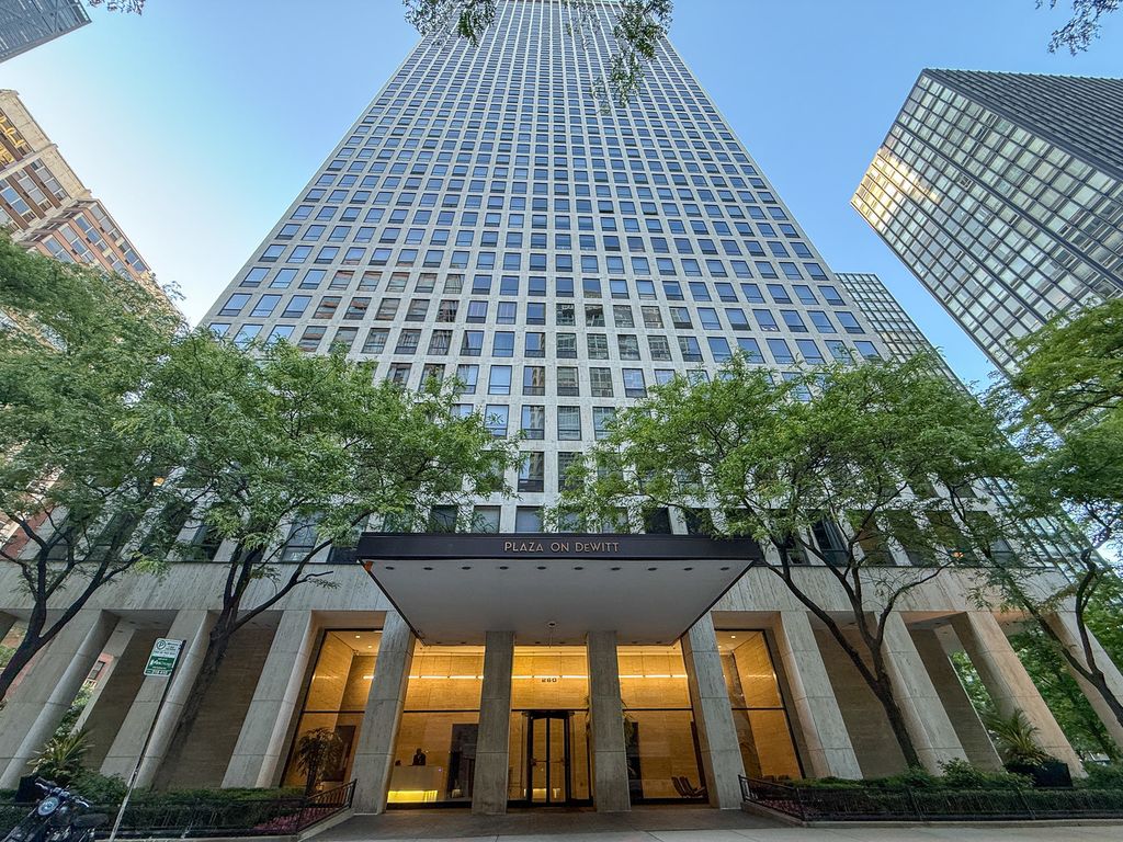 260 E Chestnut Street 2904, Chicago, IL 60611 — exterior