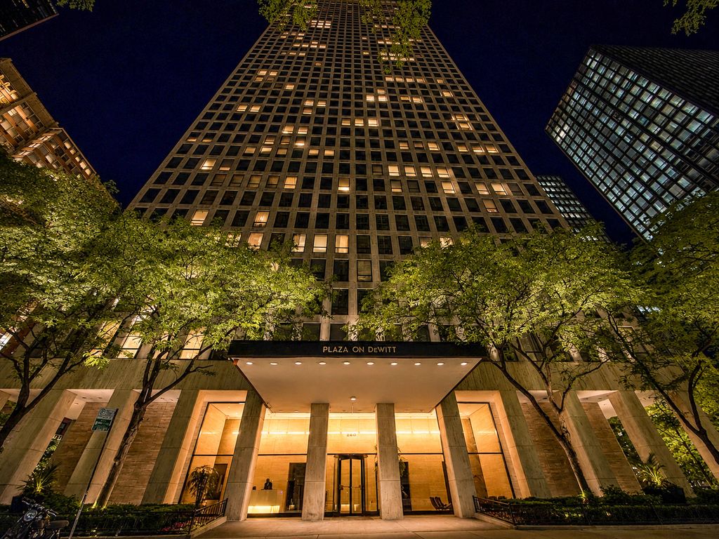 260 E Chestnut Street 2904, Chicago, IL 60611 — photo 2