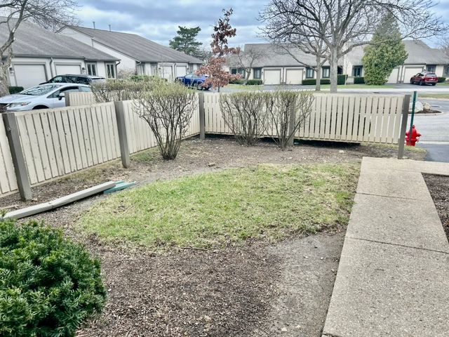 126 Honeysuckle Court, Rolling Meadows, IL 60008