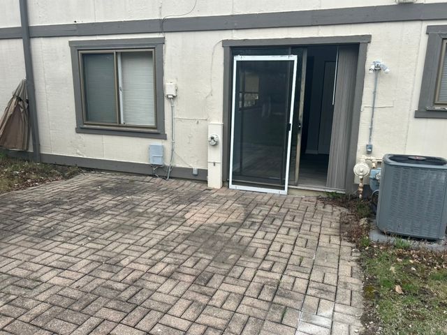 126 Honeysuckle Court, Rolling Meadows, IL 60008