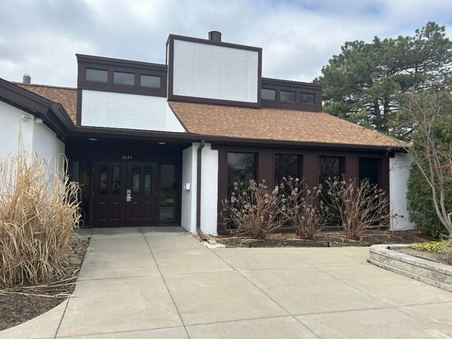 126 Honeysuckle Court, Rolling Meadows, IL 60008