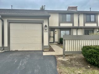 126 Honeysuckle Court, Rolling Meadows, IL 60008
