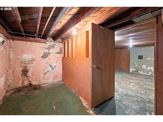 1724 Ne 49TH Ave, Portland, OR 97213