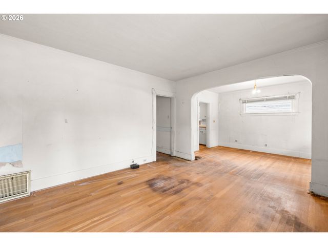 1724 Ne 49TH Ave, Portland, OR 97213