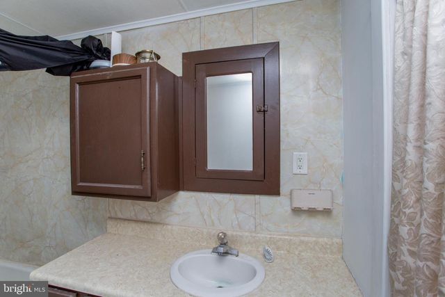 126 W WHITE ST, Summit Hill, PA 18250