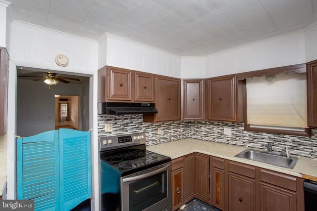 126 W WHITE ST, Summit Hill, PA 18250