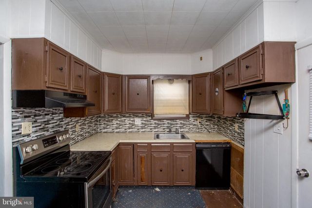 126 W WHITE ST, Summit Hill, PA 18250