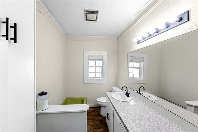 204 Gordon St Street, Dequincy, LA 70633