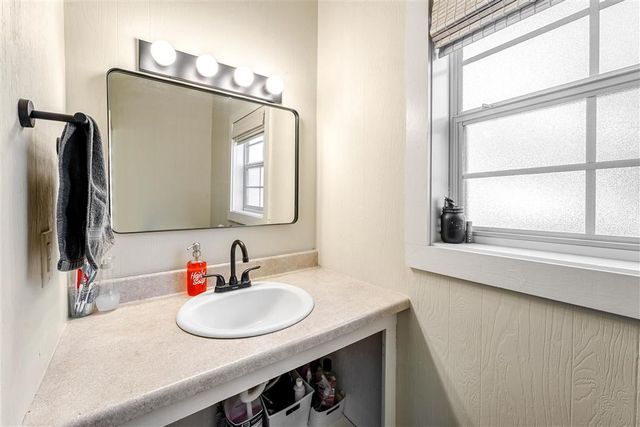 204 Gordon St Street, Dequincy, LA 70633