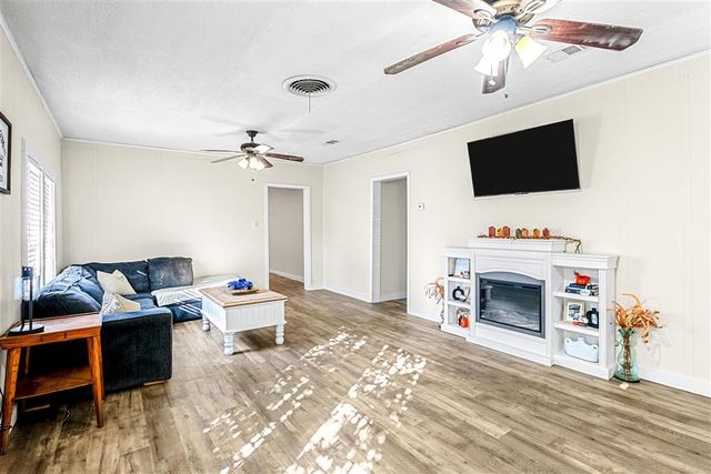 204 Gordon St Street, Dequincy, LA 70633