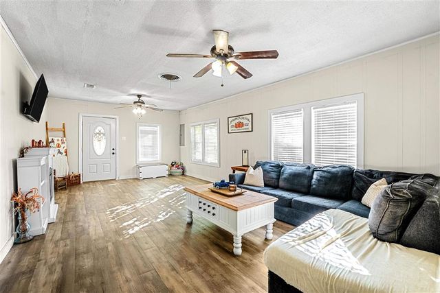 204 Gordon St Street, Dequincy, LA 70633