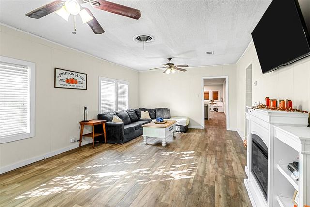 204 Gordon St Street, Dequincy, LA 70633