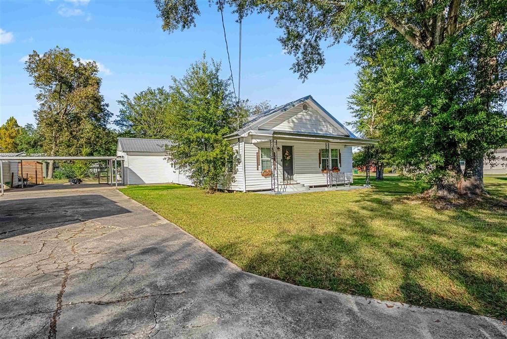 204 Gordon St Street, Dequincy, LA 70633