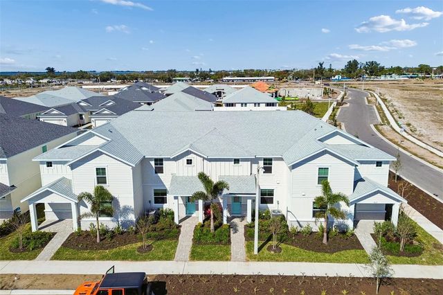 8011 SEAFLOWER PARKWAY, Bradenton, FL 34210