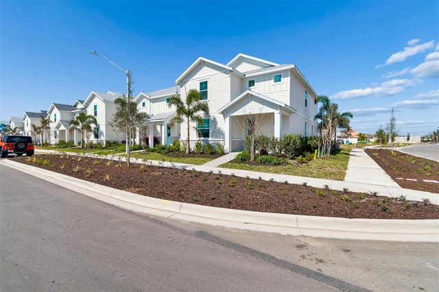 8011 SEAFLOWER PARKWAY, Bradenton, FL 34210