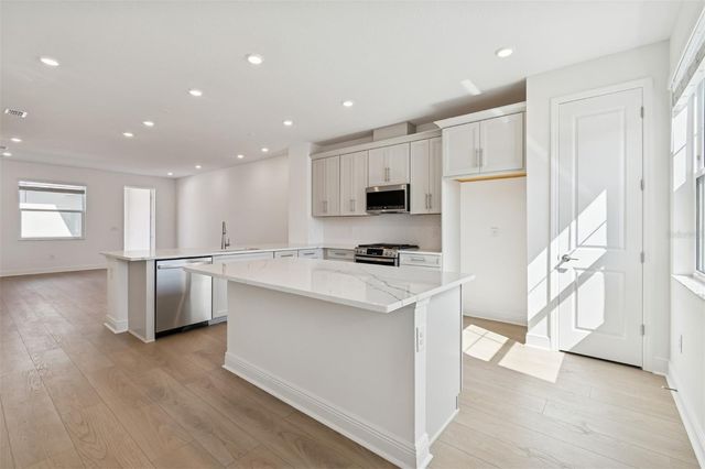 8011 SEAFLOWER PARKWAY, Bradenton, FL 34210