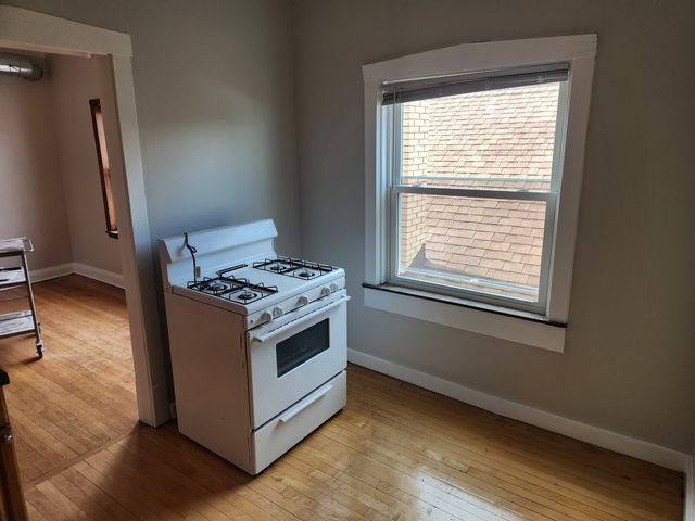 2835 W Byron Street 2E, Chicago, IL 60618