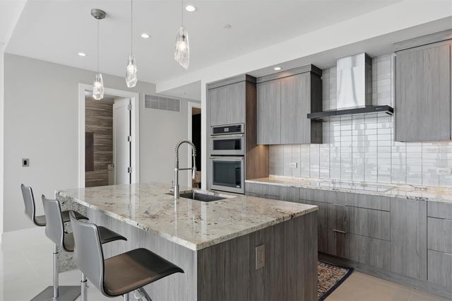 1155 N GULFSTREAM AVENUE 807, Sarasota, FL 34236