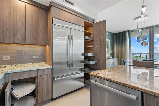 1155 N GULFSTREAM AVENUE 807, Sarasota, FL 34236