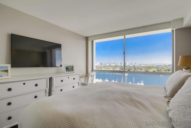 1770 Avenida del Mundo 1004, Coronado, CA 92118