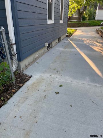 310 Hillcrest Drive, Plattsmouth, NE 68048