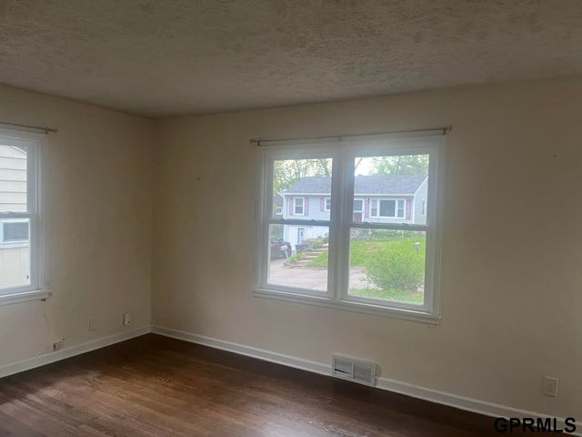 310 Hillcrest Drive, Plattsmouth, NE 68048