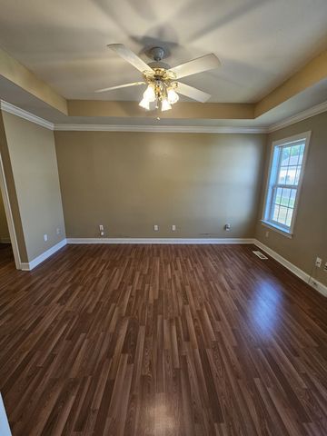 212 Jennings Cir, Tullahoma, TN 37388