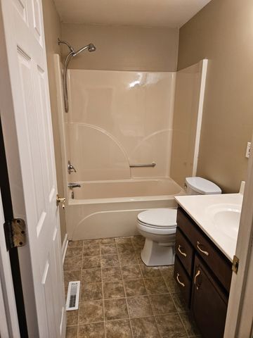 212 Jennings Cir, Tullahoma, TN 37388
