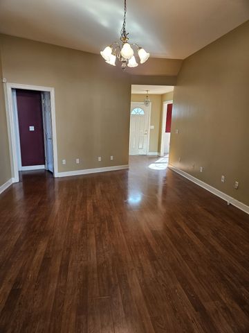 212 Jennings Cir, Tullahoma, TN 37388