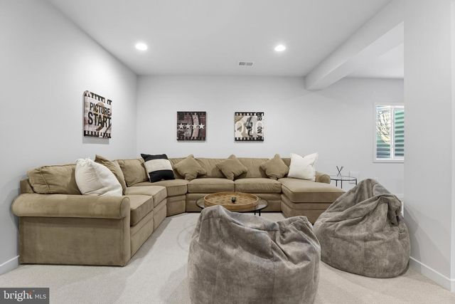42048 CREIGHTON RD, Ashburn, VA 20148