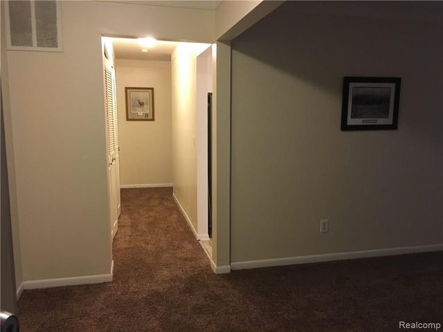 444 N FOX HILLS Drive N 3, Bloomfield Hills, MI 48304