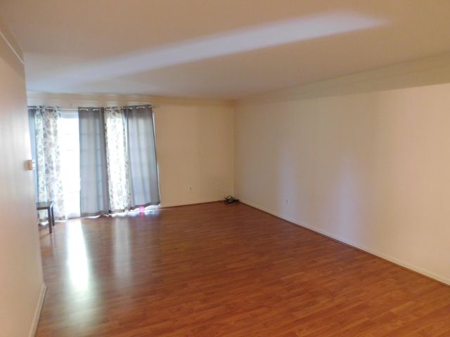 444 N FOX HILLS Drive N 3, Bloomfield Hills, MI 48304