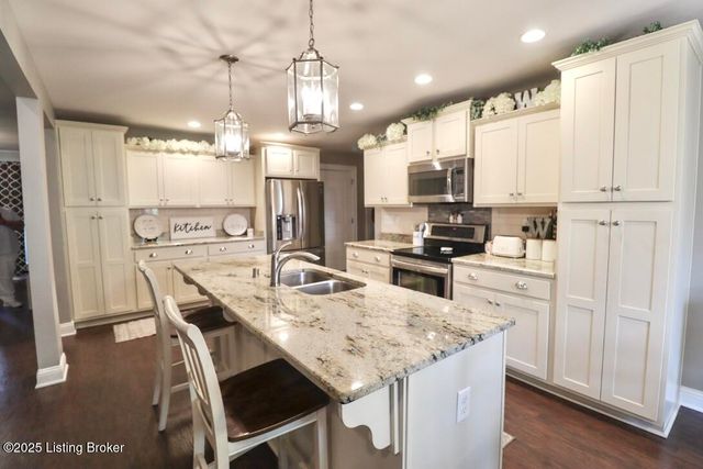 221 Willow Bend Ct, Mt Washington, KY 40047