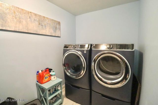 221 Willow Bend Ct, Mt Washington, KY 40047