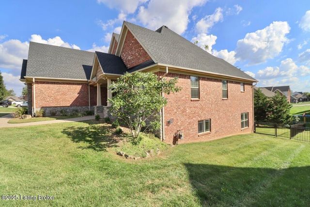 221 Willow Bend Ct, Mt Washington, KY 40047