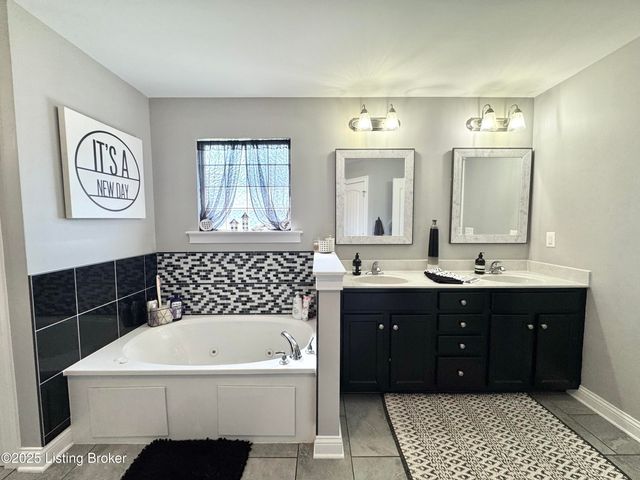 221 Willow Bend Ct, Mt Washington, KY 40047