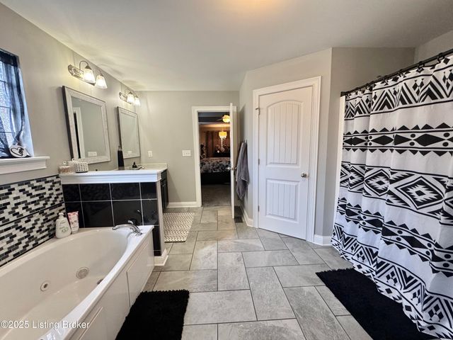 221 Willow Bend Ct, Mt Washington, KY 40047