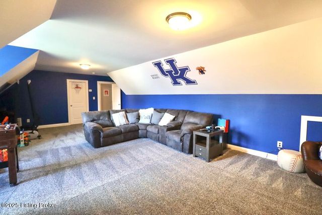 221 Willow Bend Ct, Mt Washington, KY 40047