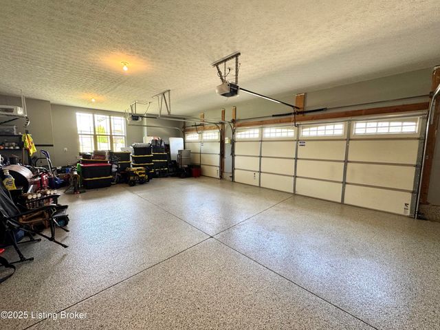 221 Willow Bend Ct, Mt Washington, KY 40047