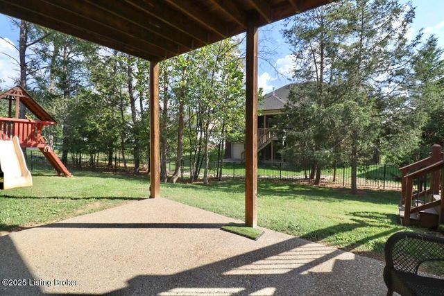 221 Willow Bend Ct, Mt Washington, KY 40047